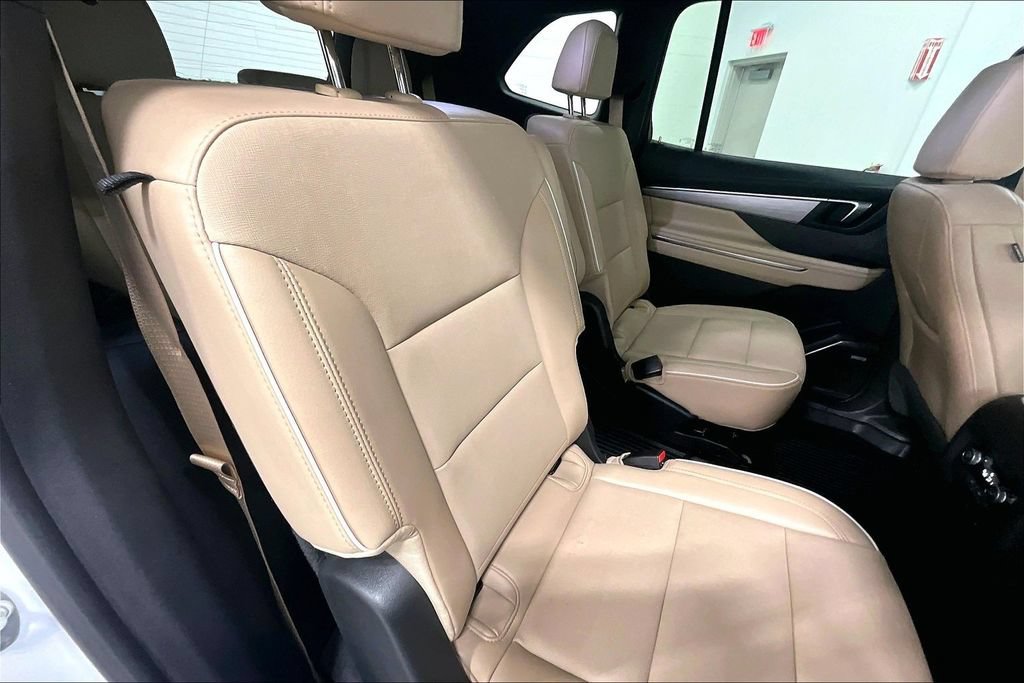 Used 2025 Buick Enclave Preferred w/ Power Package FWD image 28