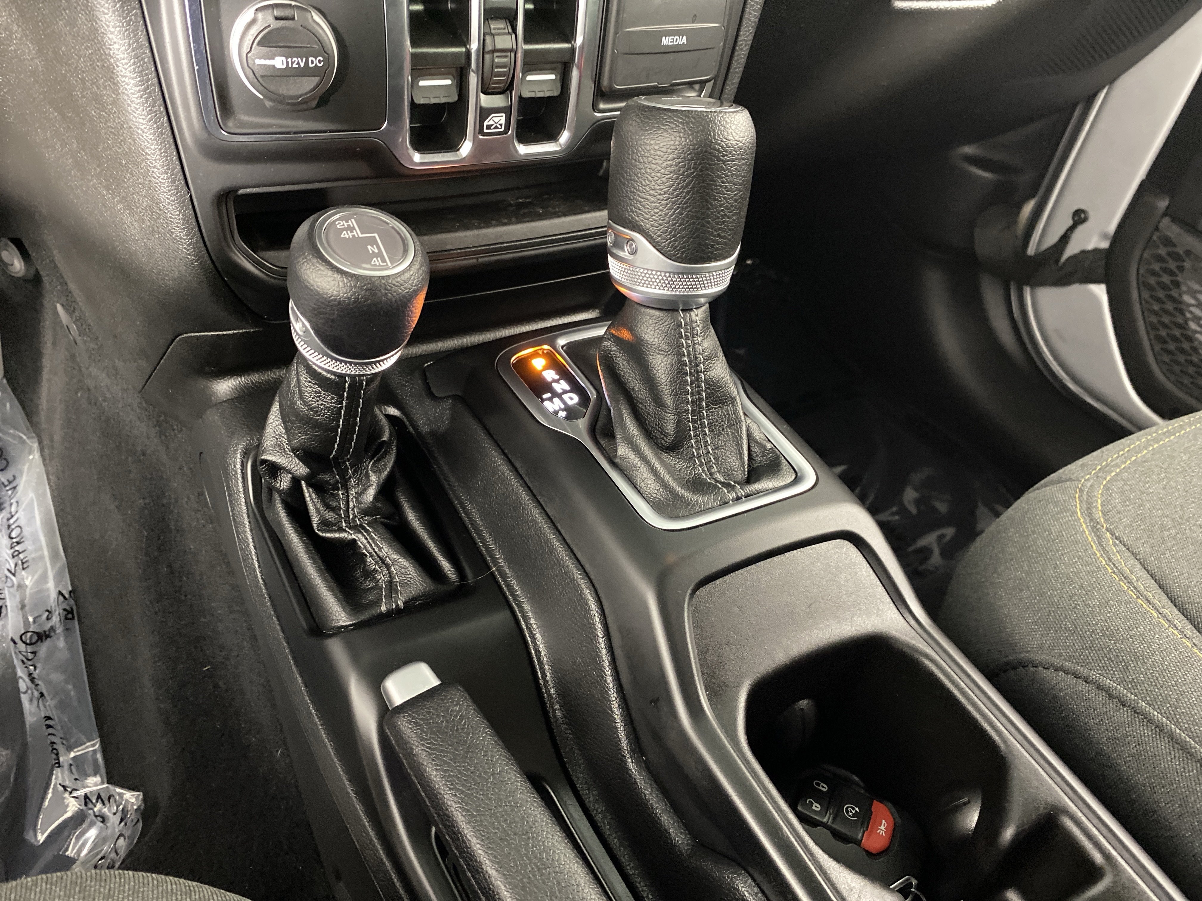 Used 2024 Jeep Wrangler Unlimited Sport AWD/4WD image 39