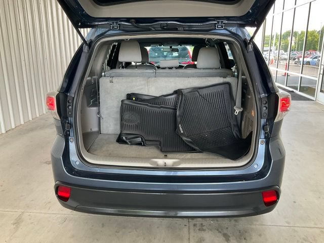 Used 2014 Toyota Highlander LE FWD image 17
