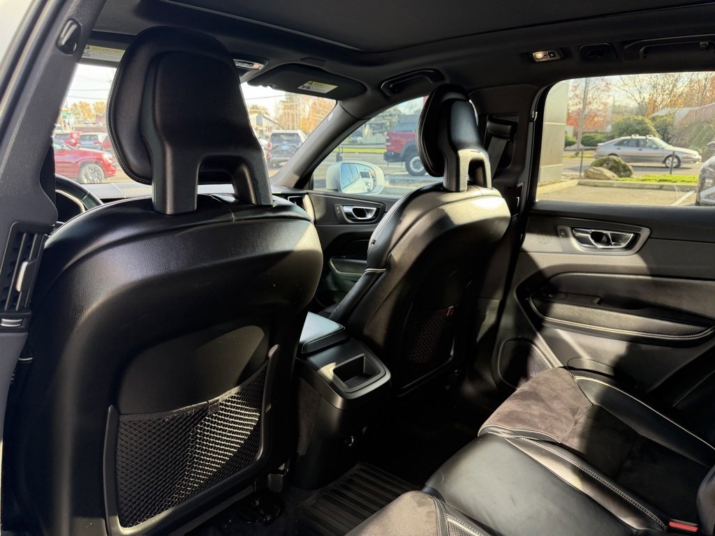 Used 2018 Volvo XC60 T6 R-Design w/ Convenience Package image 31