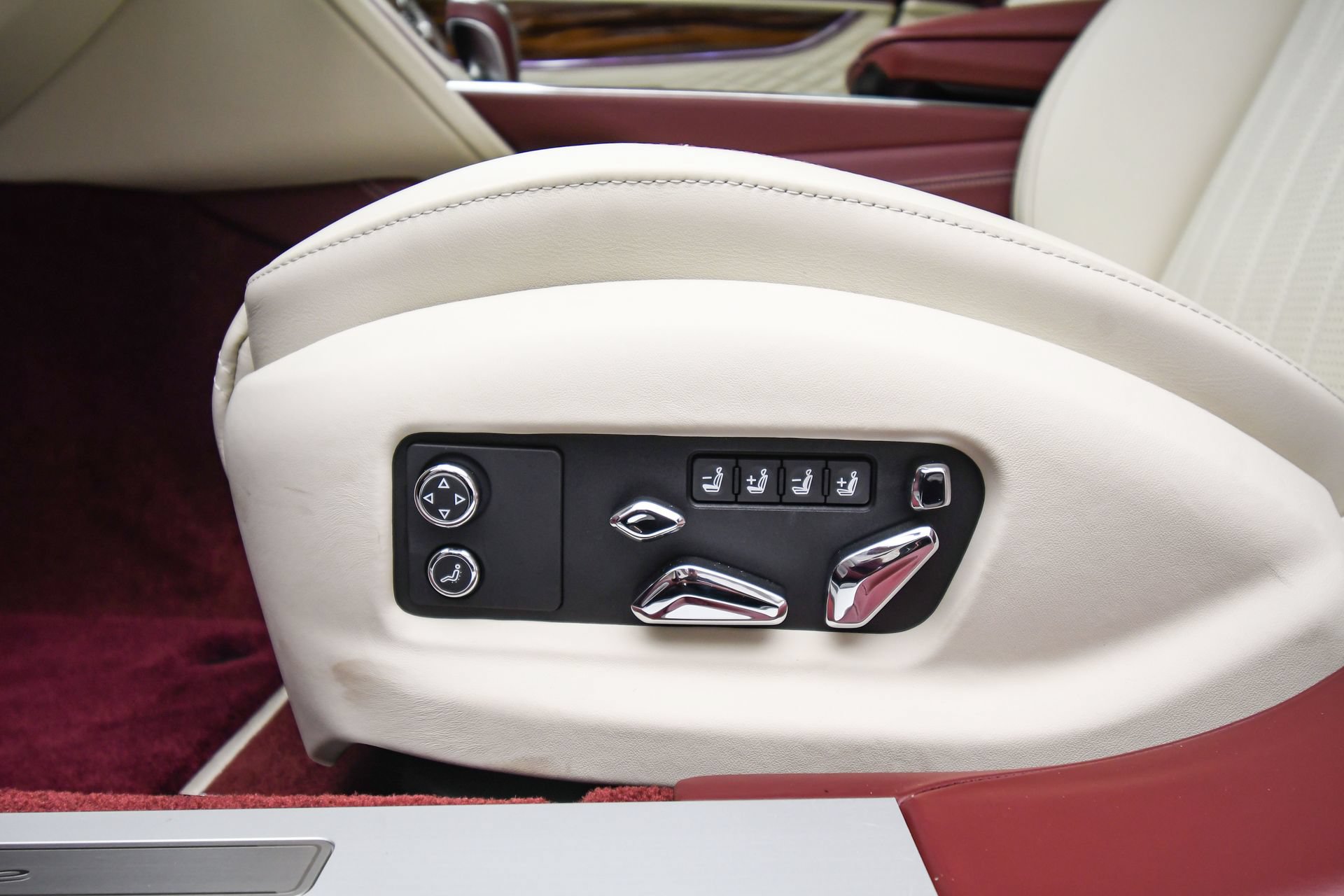 New 2026 Bentley Flying Spur Plug-In Hybrid AWD/4WD image 39