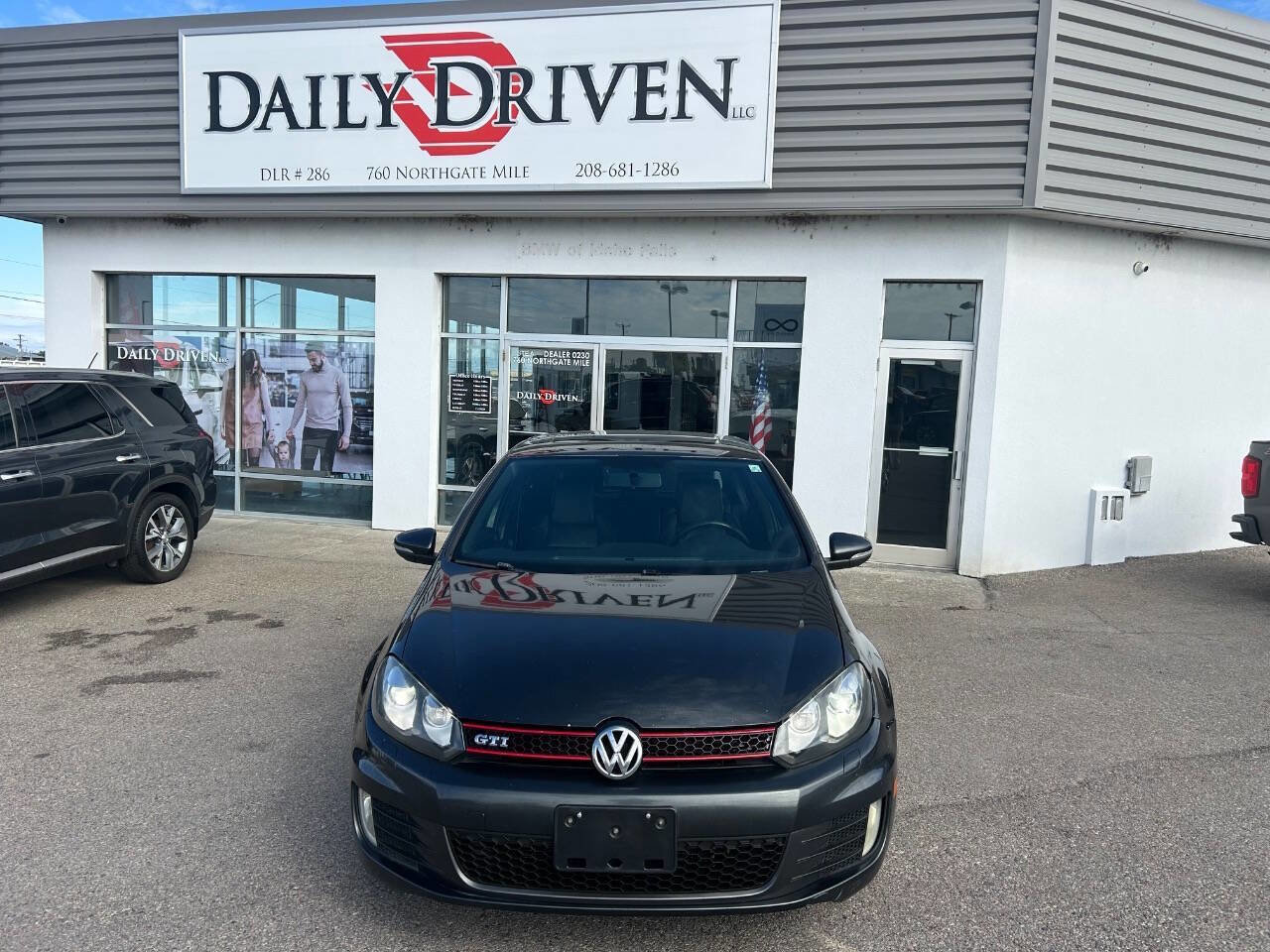 Used 2011 Volkswagen GTI 4-Door image 2