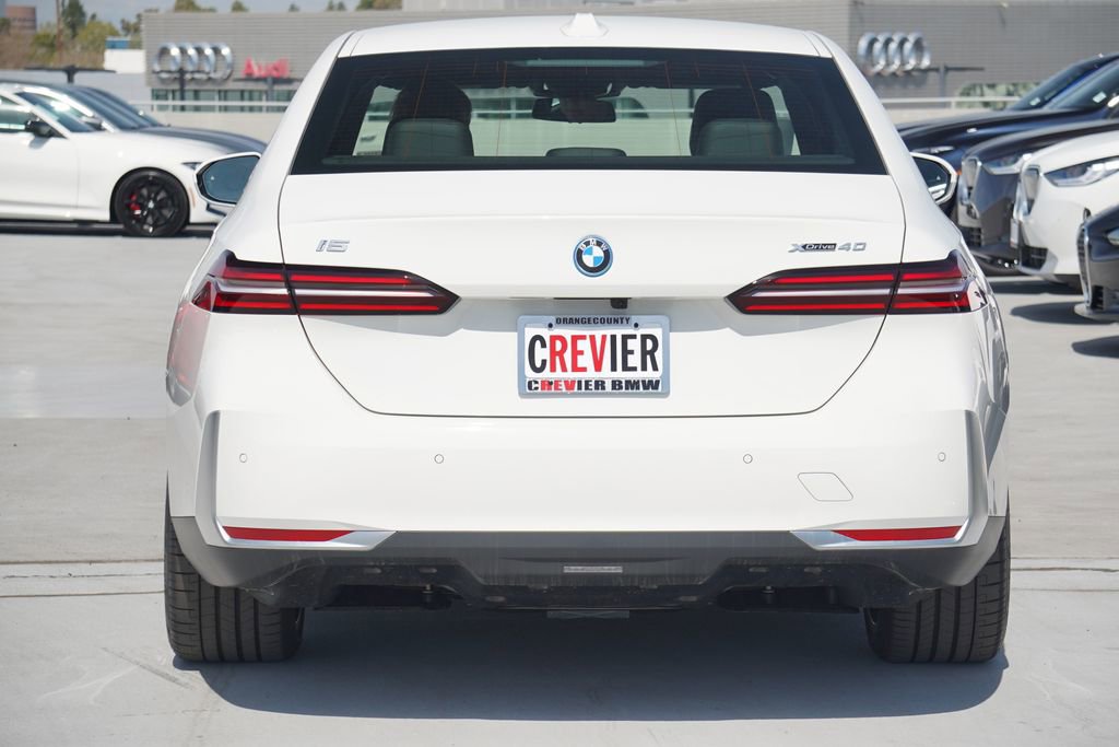 Used 2025 BMW i5 xDrive40 w/ Premium Package image 6