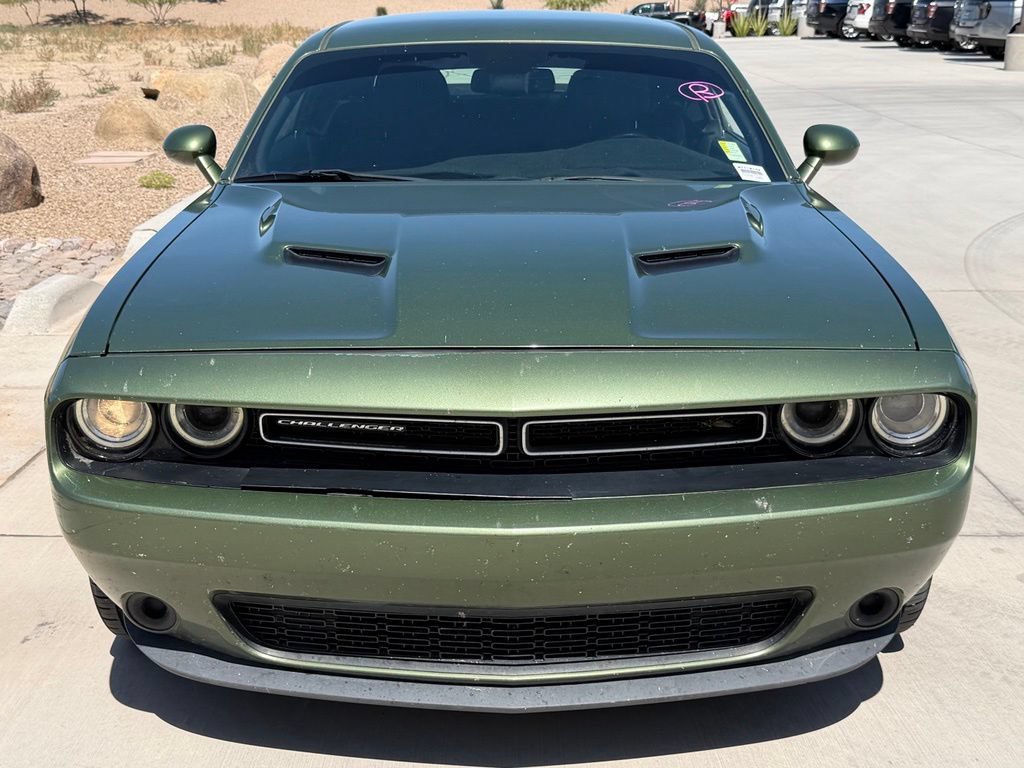 Used 2018 Dodge Challenger SXT RWD image 3