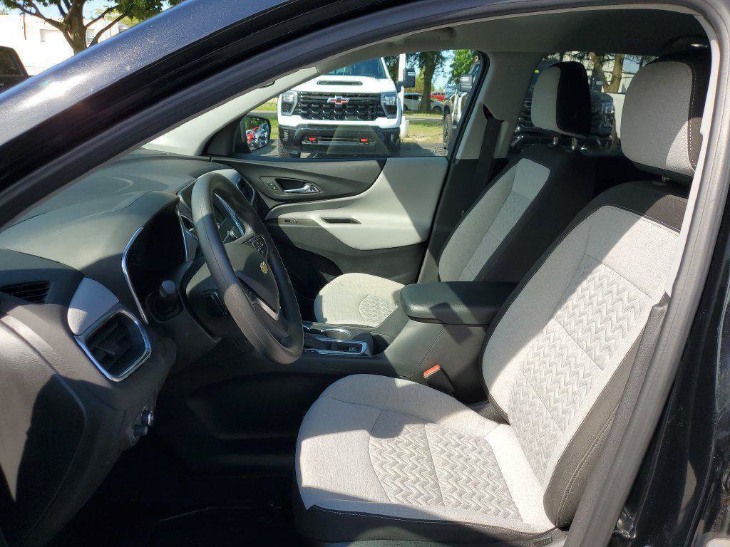Used 2024 Chevrolet Equinox LS w/ LS Convenience Package FWD image 5