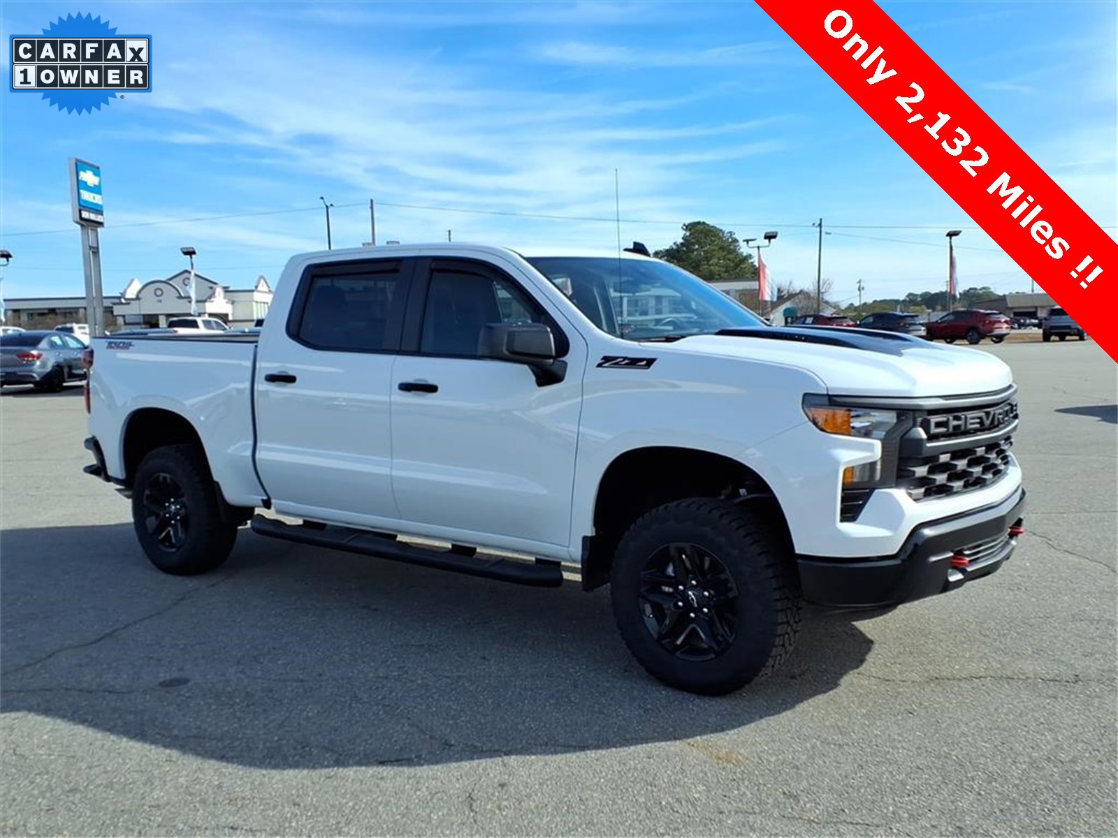 Used 2025 Chevrolet Silverado 1500 Custom Trail Boss w/ LPO, Dark Essentials Package image 7