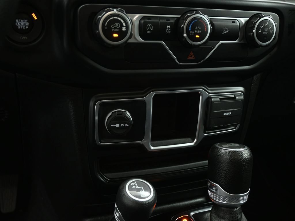 Used 2021 Jeep Wrangler Unlimited Sport AWD/4WD image 16