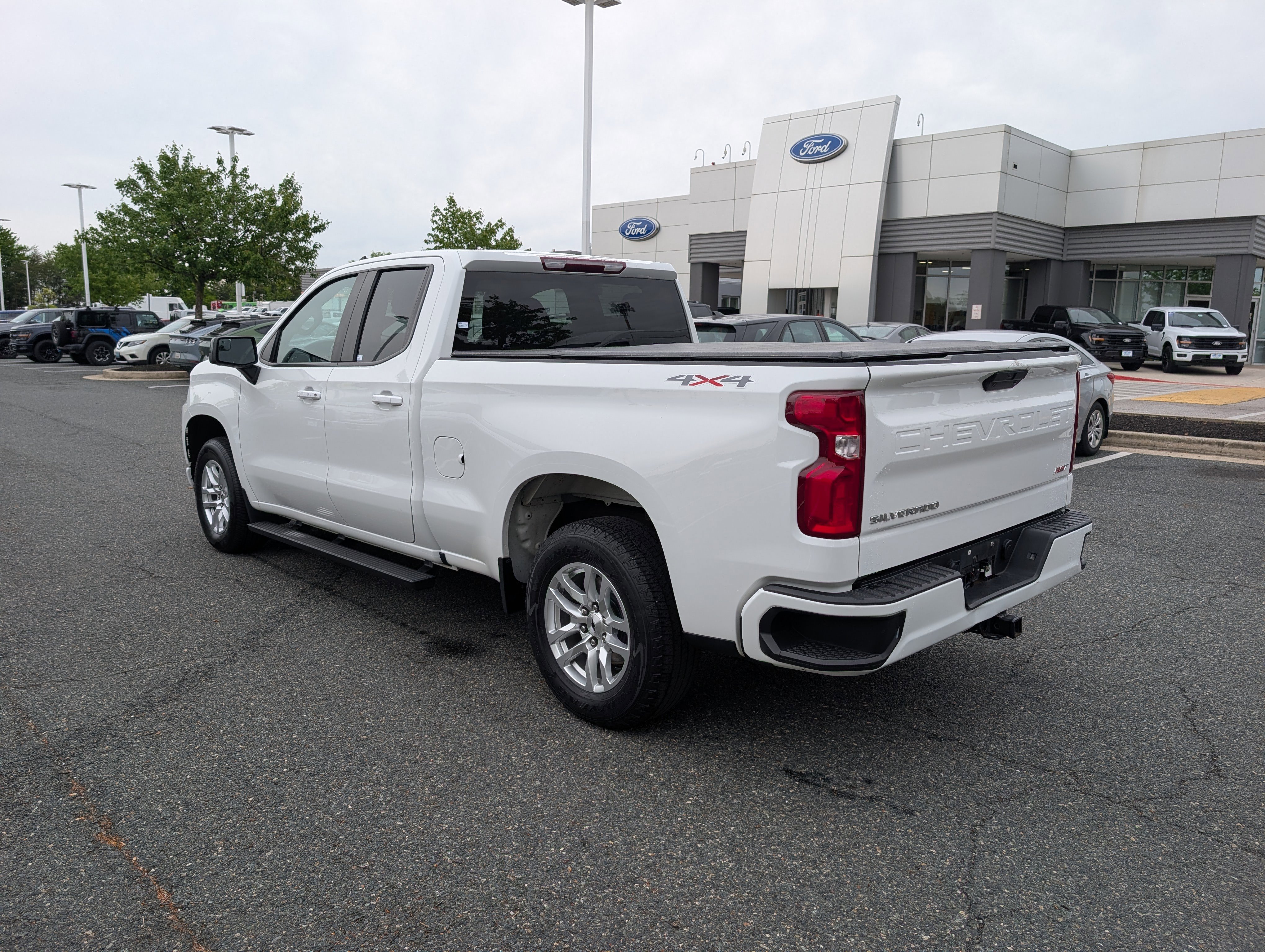 Used 2022 Chevrolet Silverado 1500 RST AWD/4WD image 5