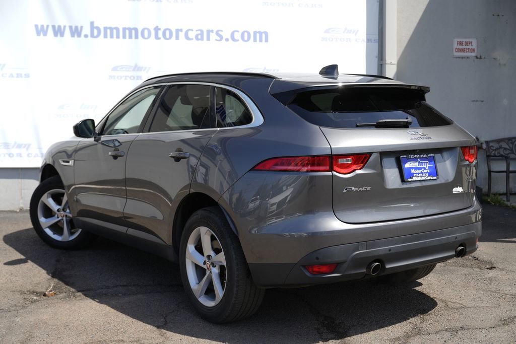 Used 2019 Jaguar F-PACE Premium image 4