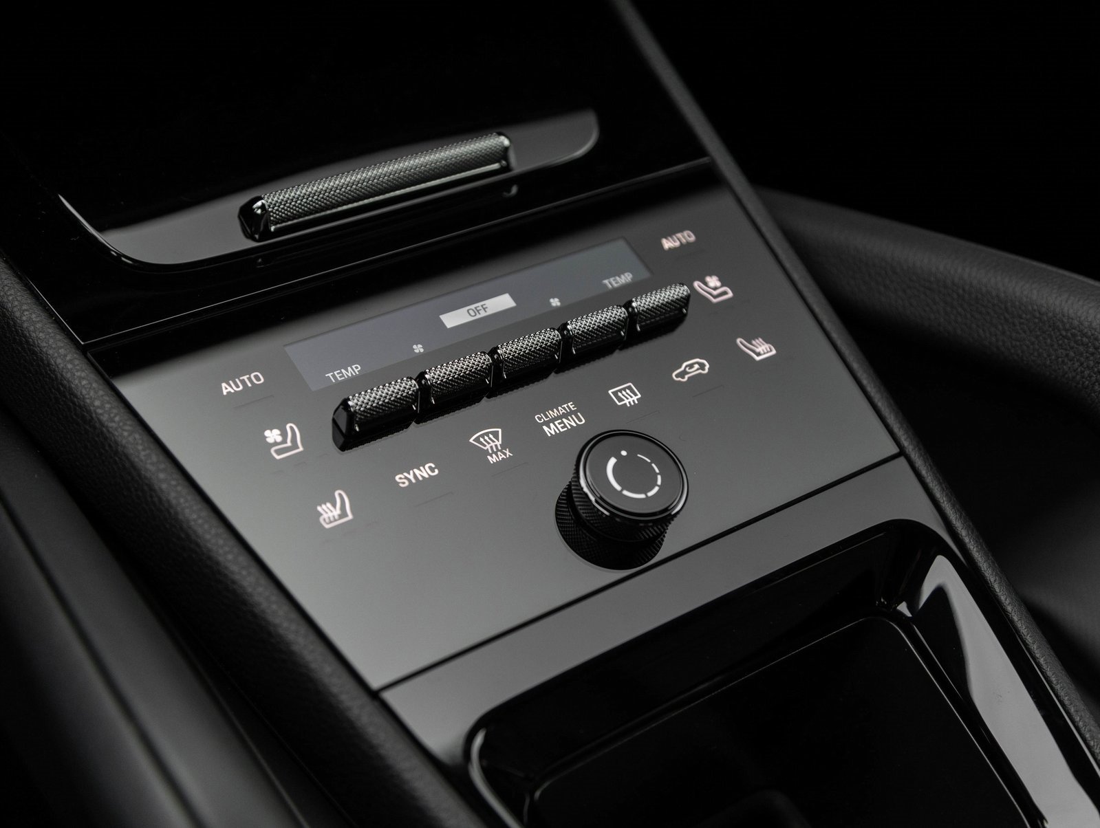 Certified 2026 Porsche Cayenne Coupe image 27