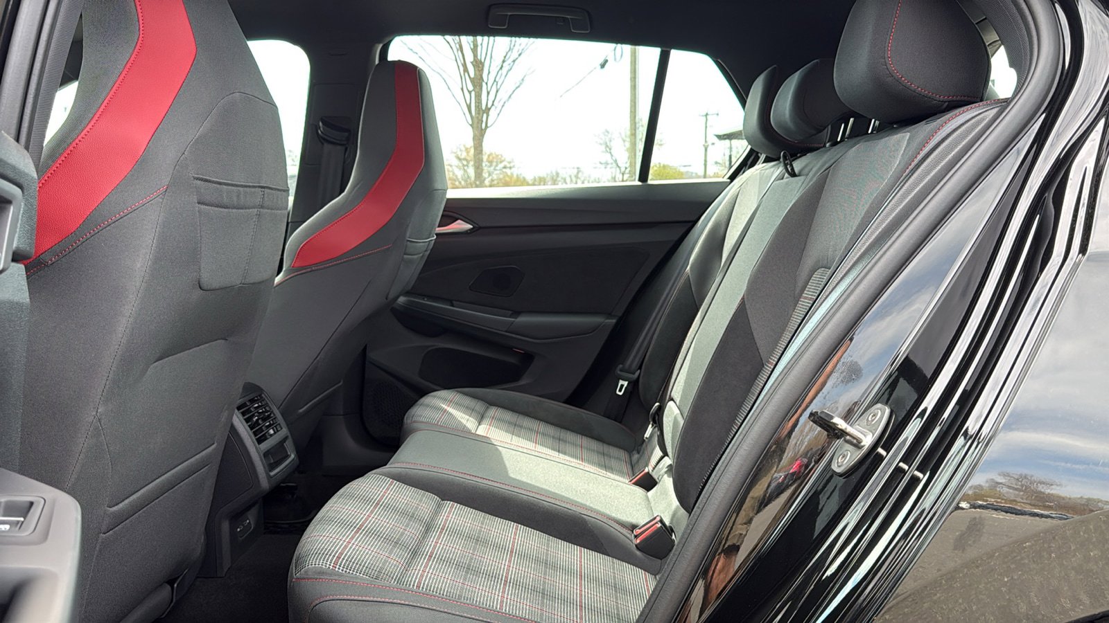 Used 2024 Volkswagen GTI SE FWD image 24