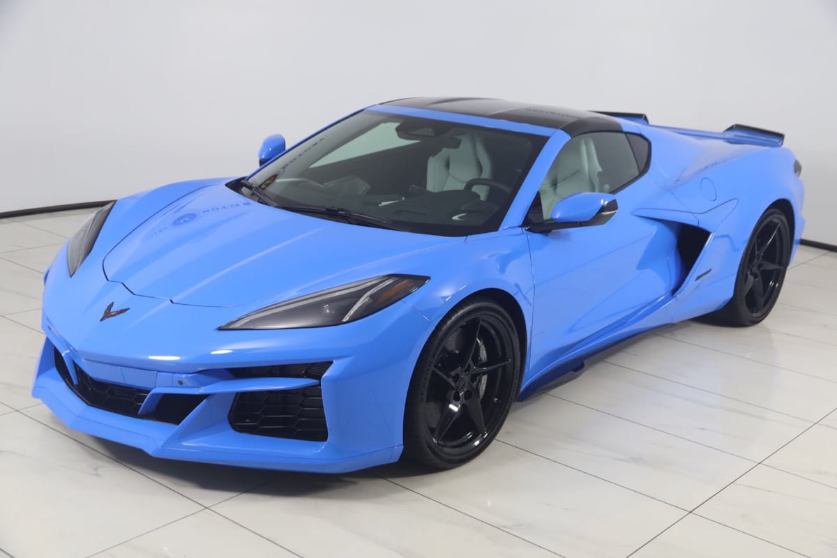 Used 2025 Chevrolet Corvette E-Ray AWD/4WD image 28