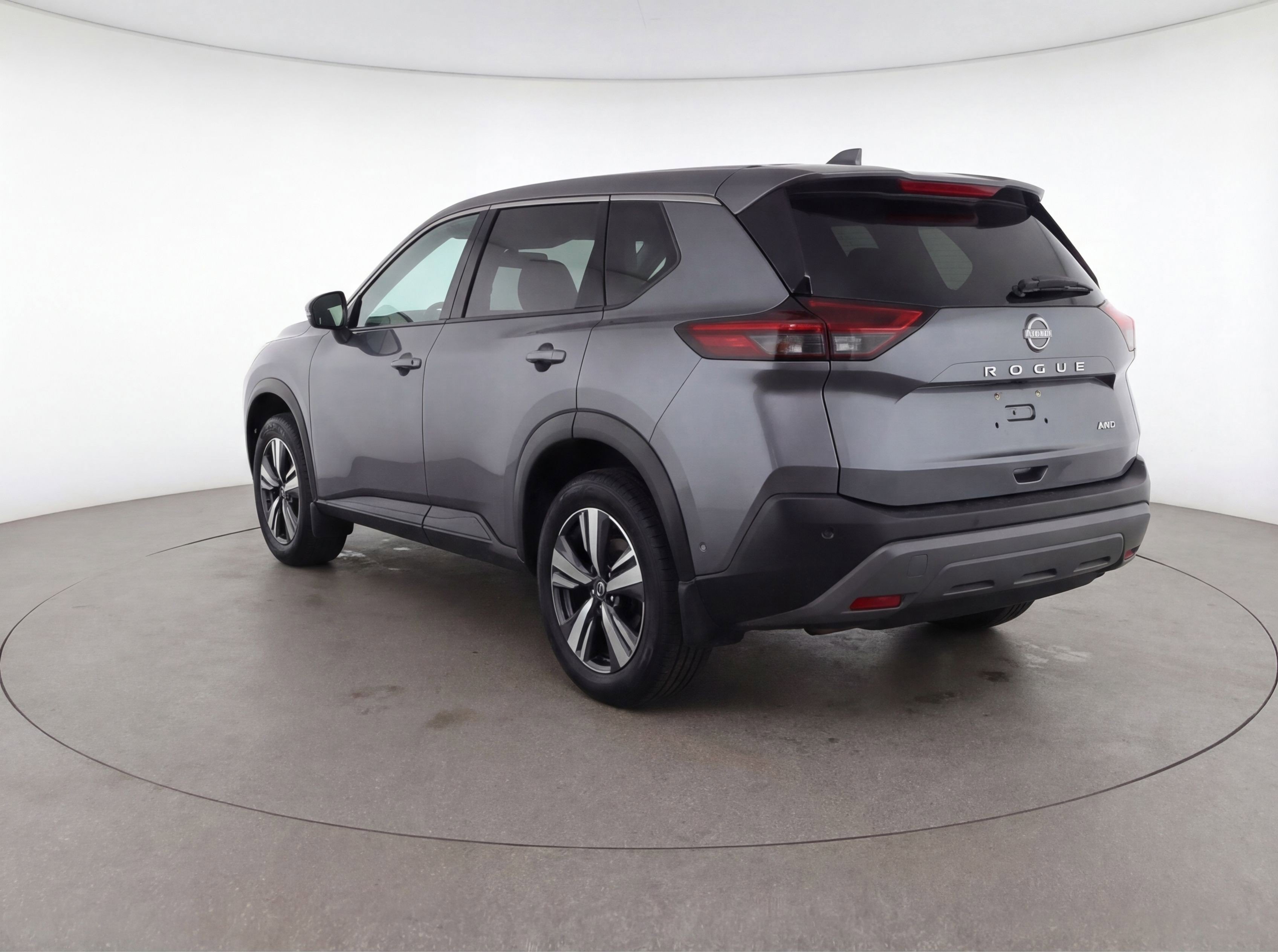 Used 2025 Nissan Rogue SV image 6