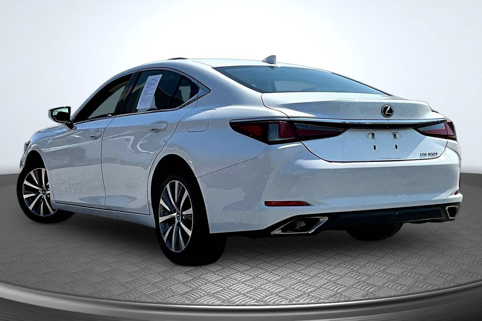 Used 2019 Lexus ES 350 w/ Accessory Package 2 FWD image 4