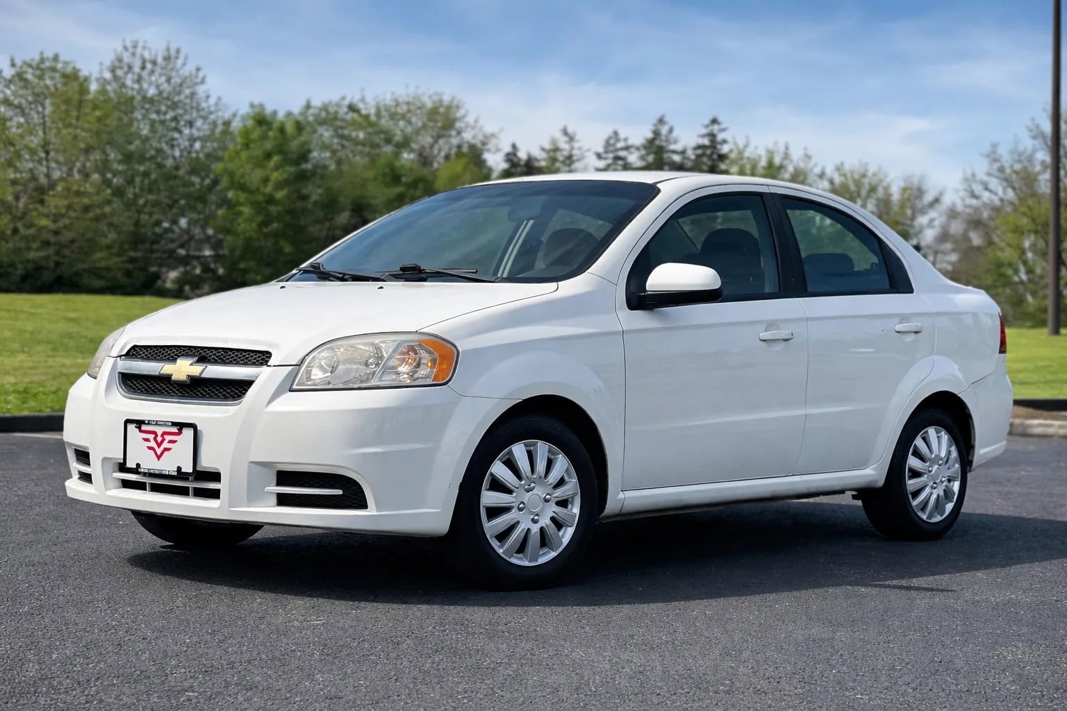Used 2011 Chevrolet Aveo LT w/ Power and Convenience Package FWD image 2
