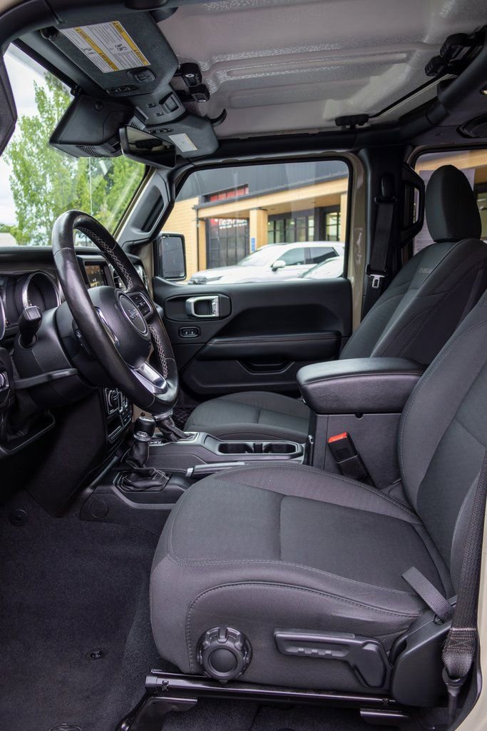 Used 2020 Jeep Gladiator Overland image 15