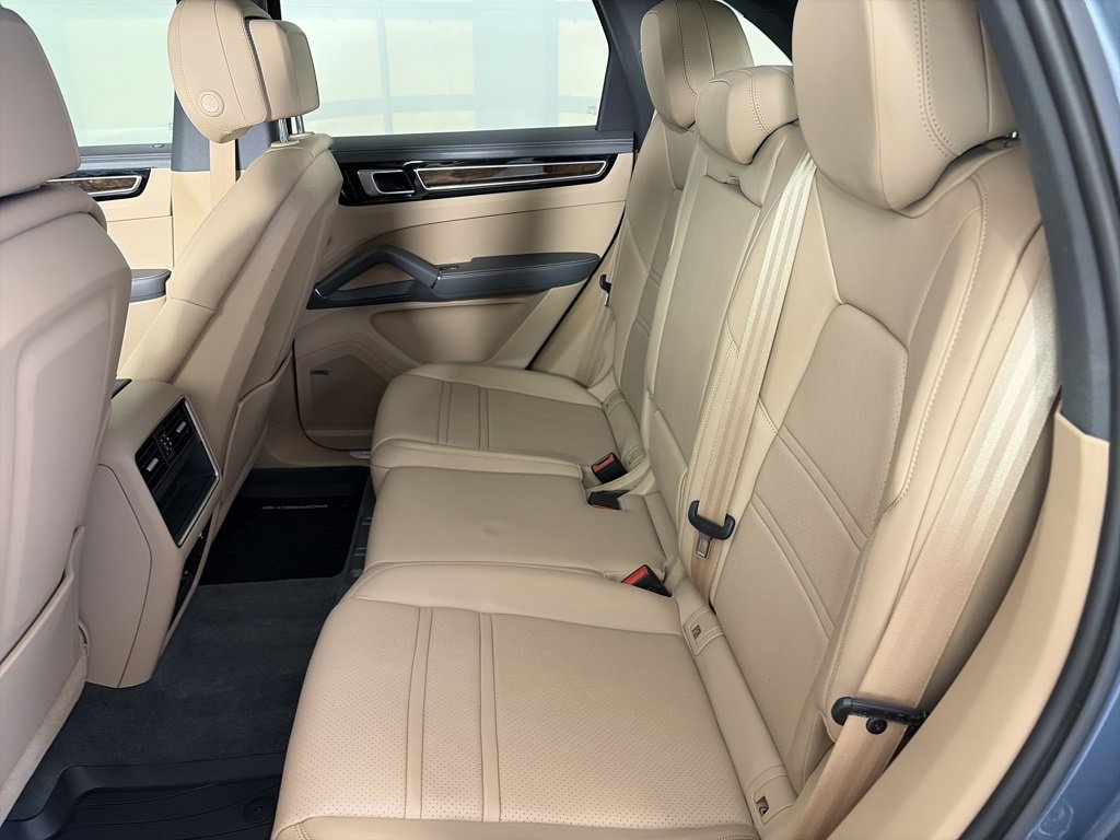 Used 2020 Porsche Cayenne S image 13