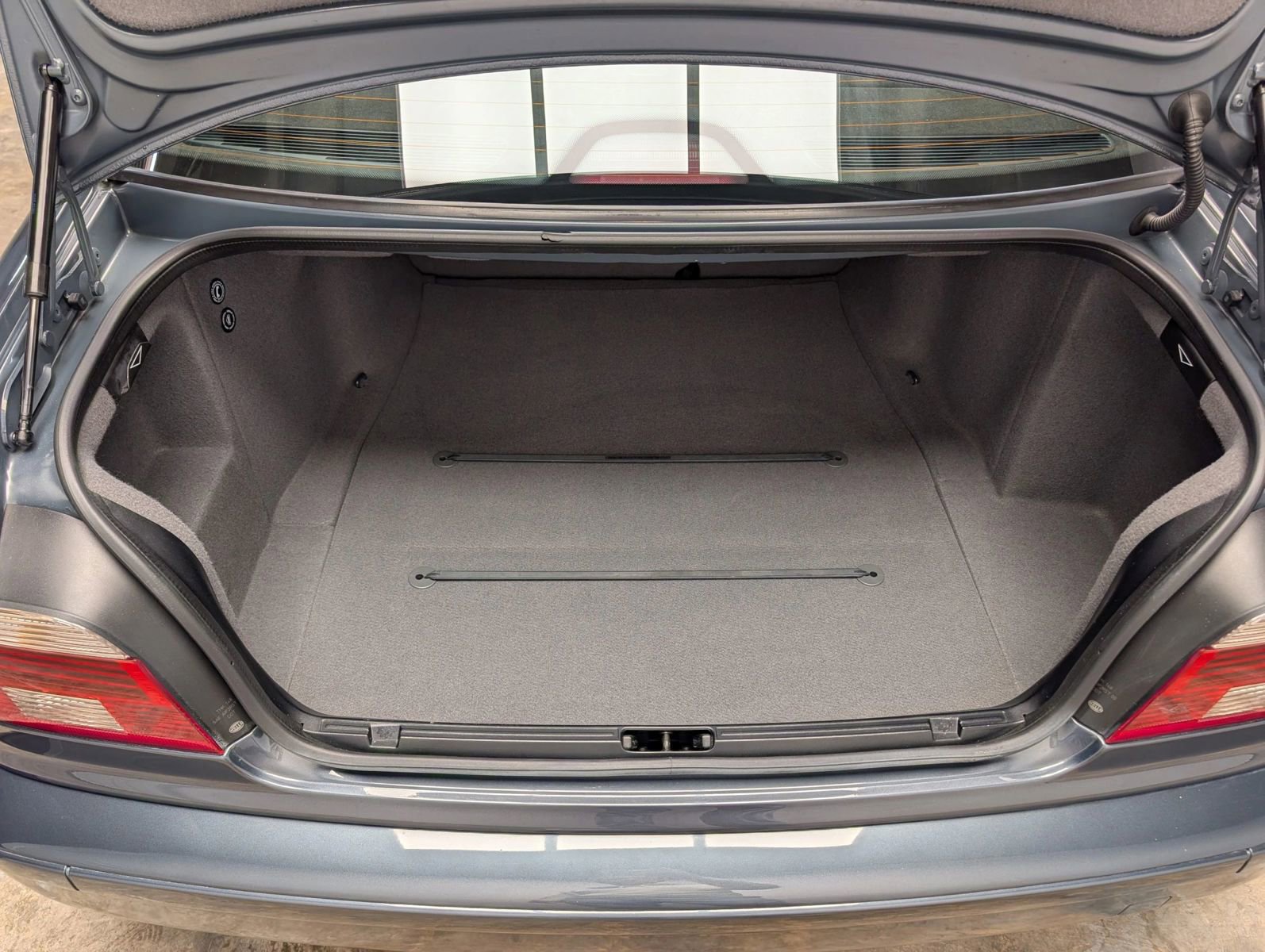 Used 2001 BMW 540i Sedan image 23