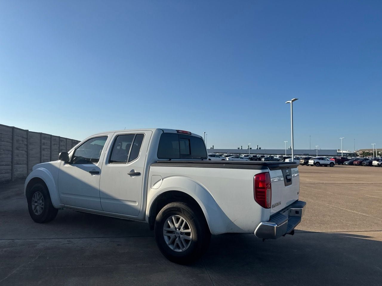 Used 2016 Nissan Frontier SV RWD image 13