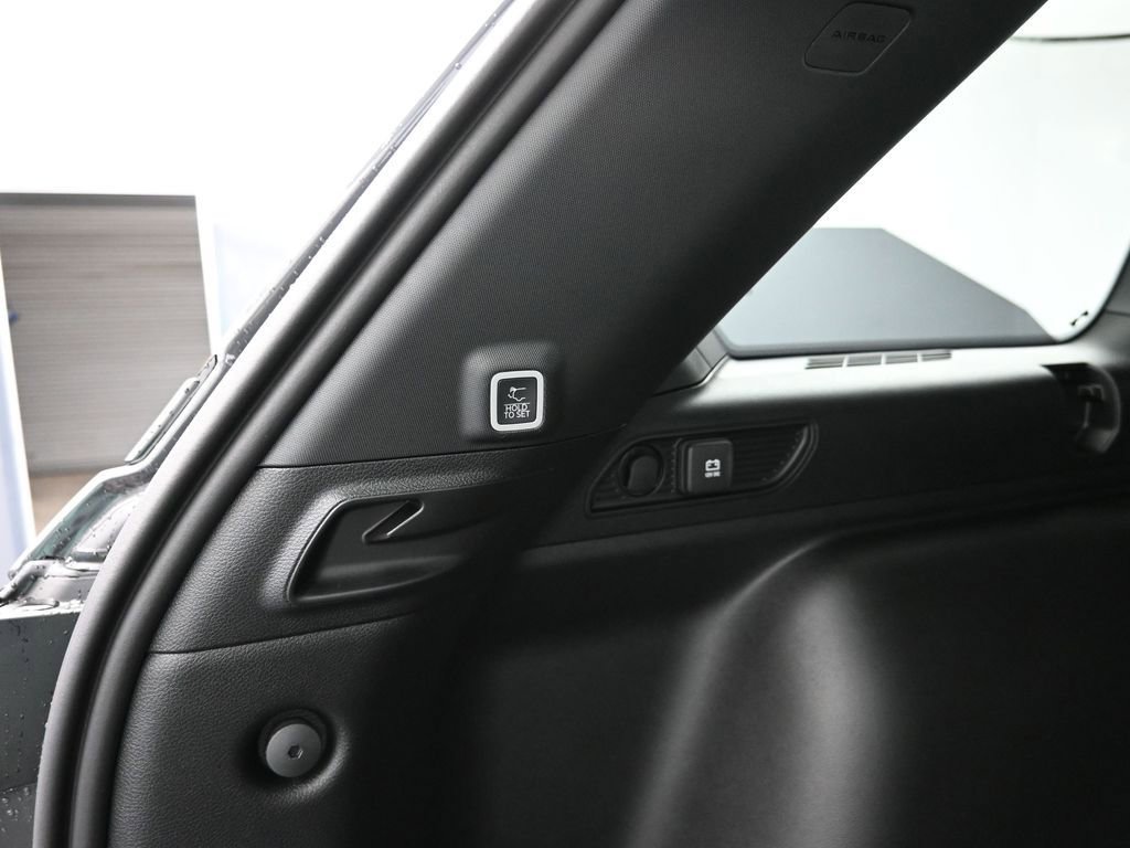 New 2025 Jeep Grand Cherokee Altitude image 24