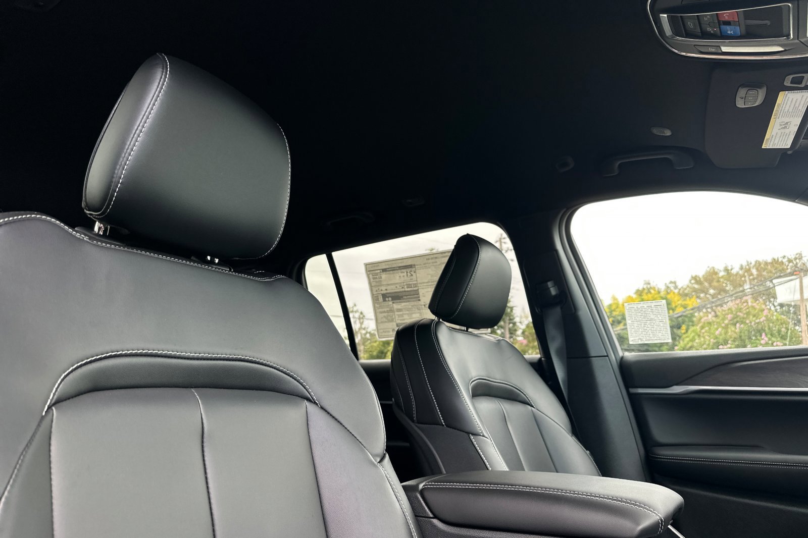 New 2025 Jeep Grand Cherokee L Limited w/ Black Appearance Package image 17