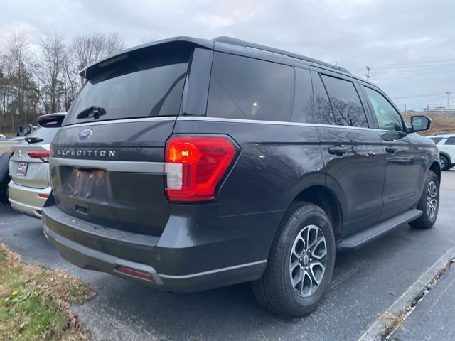 Used 2024 Ford Expedition XLT image 2