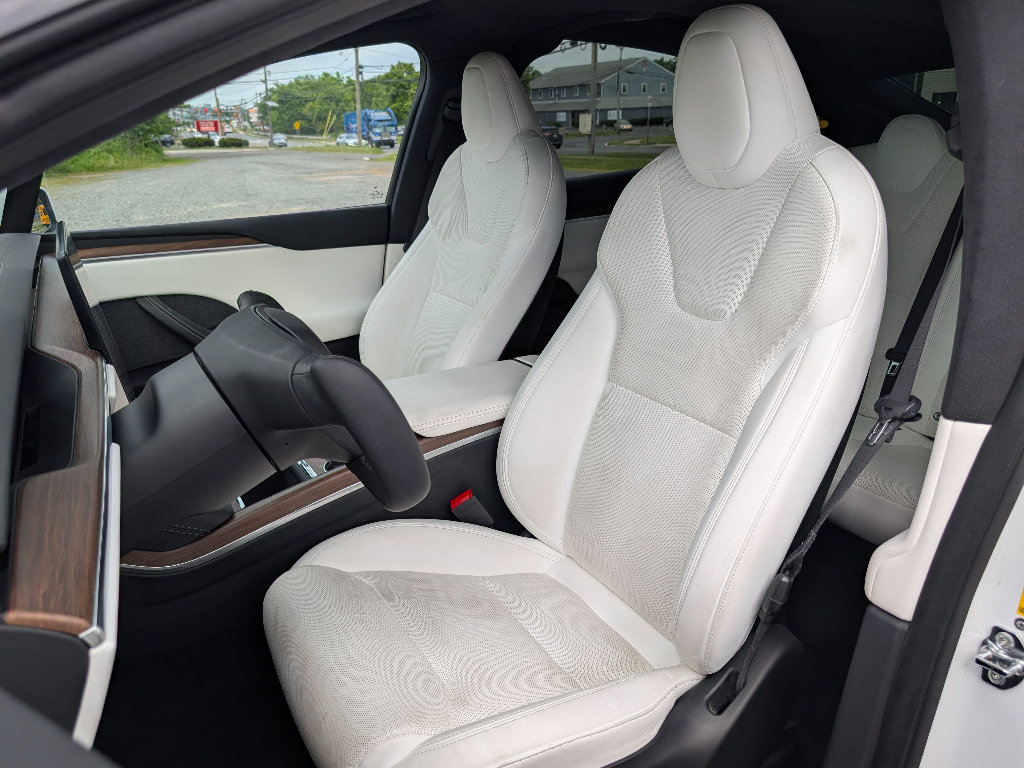 Used 2022 Tesla Model X AWD/4WD image 15