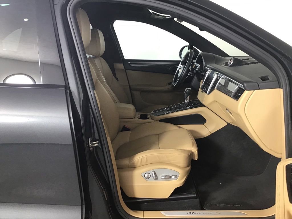 Certified 2017 Porsche Macan S AWD/4WD image 21