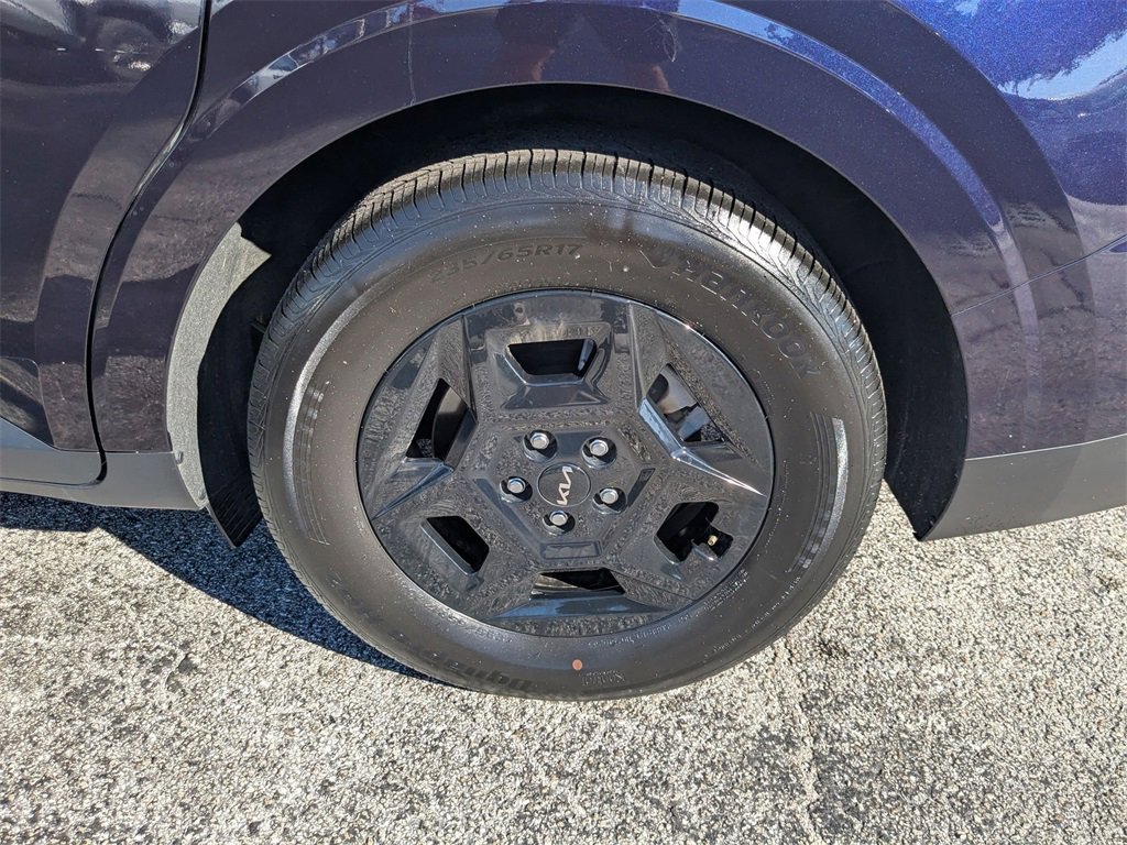 Used 2025 Kia Carnival image 34