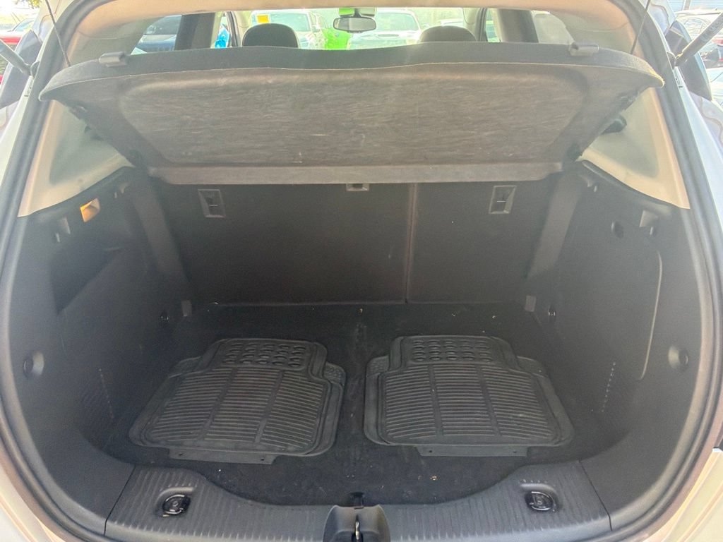 Used 2021 Buick Encore Preferred AWD/4WD image 7