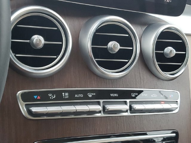 Used 2021 Mercedes-Benz GLC 300 4MATIC image 29