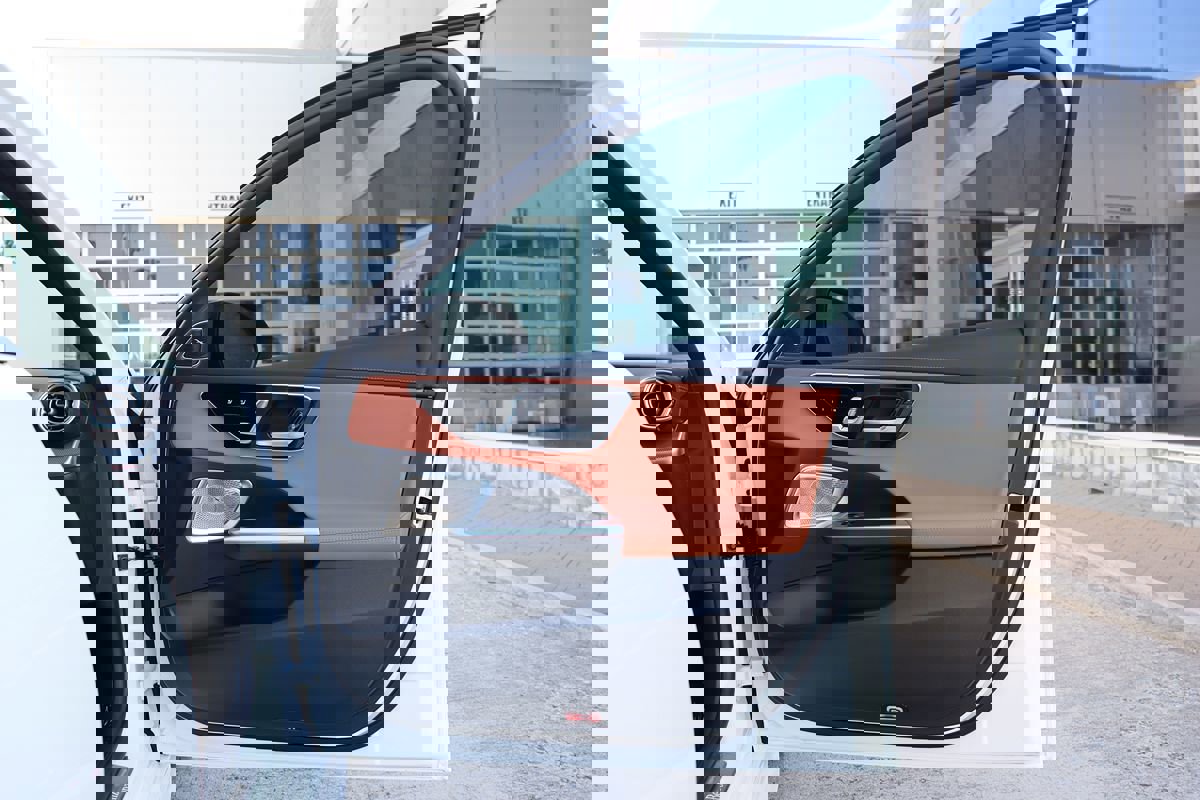 Used 2025 Mercedes-Benz C 300 Sedan image 68