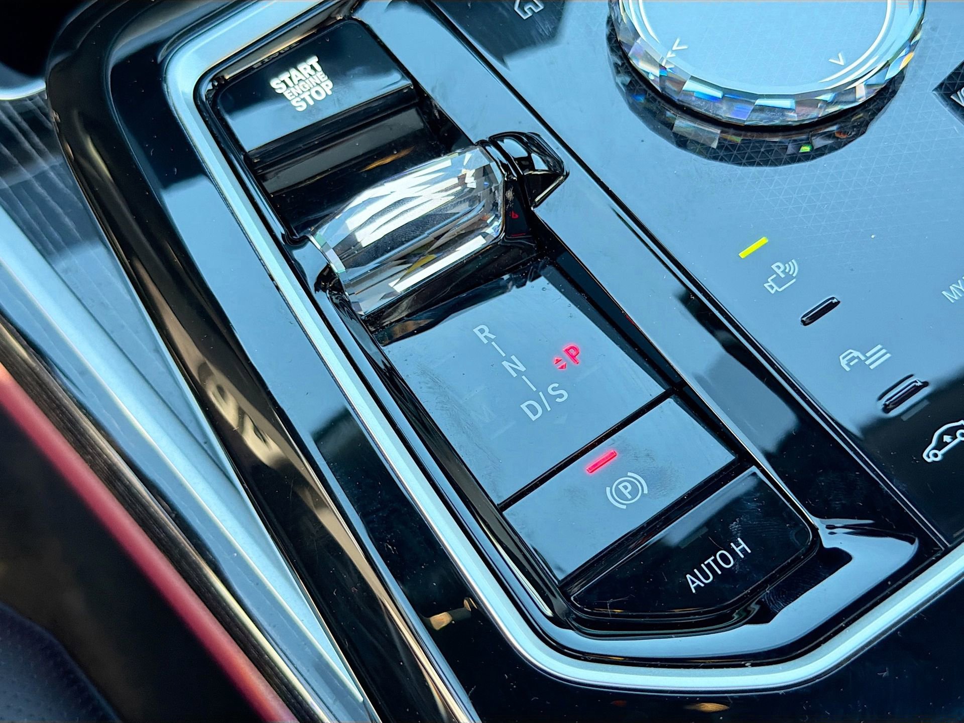 Certified 2025 BMW 740i xDrive image 30