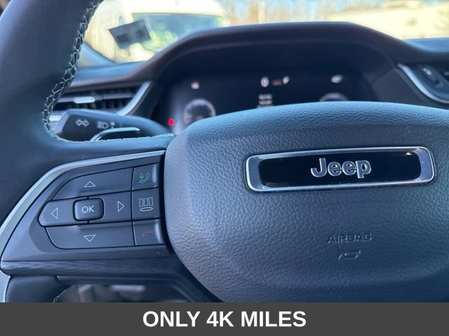 Used 2025 Jeep Grand Cherokee Laredo X image 38