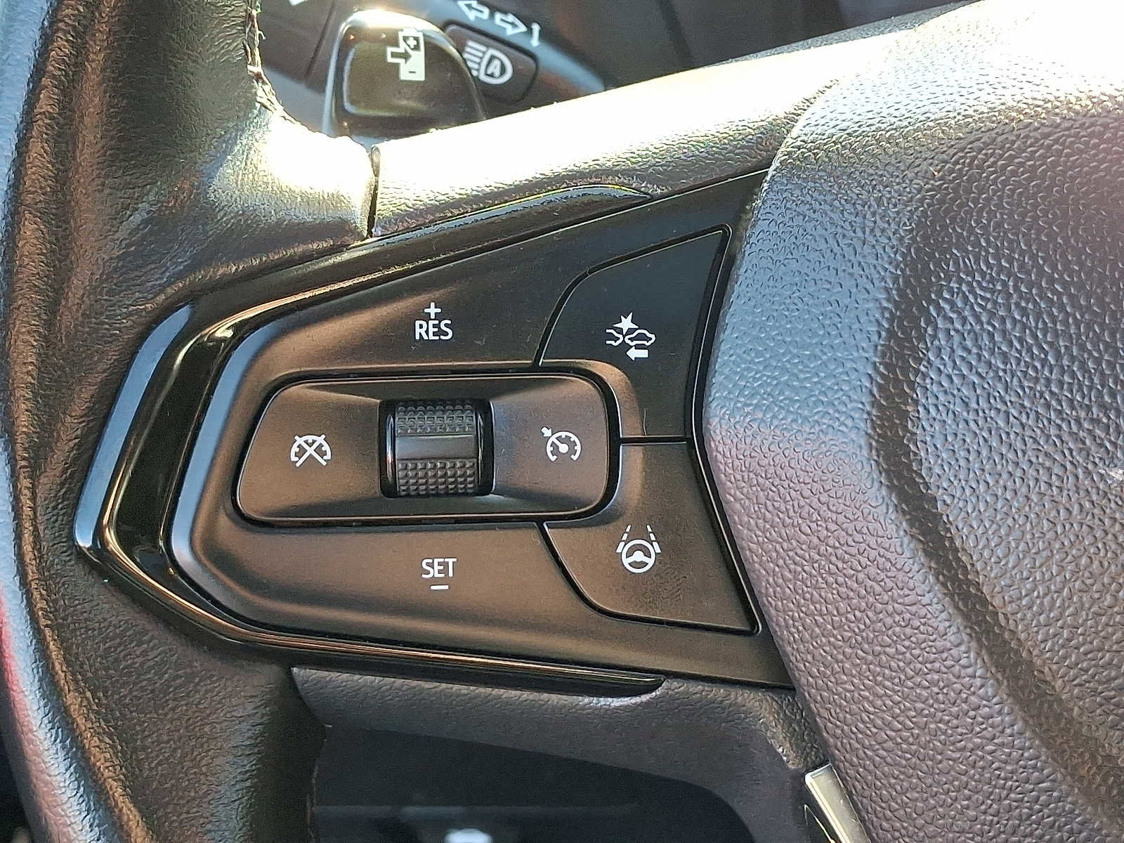 Used 2023 Chevrolet Bolt EUV Premier w/ Sun & Sound Package image 23