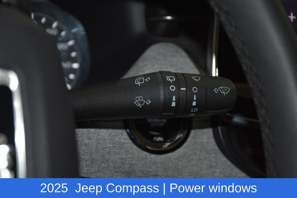 Used 2025 Jeep Compass Latitude w/ Sun & Sound Group AWD/4WD image 11