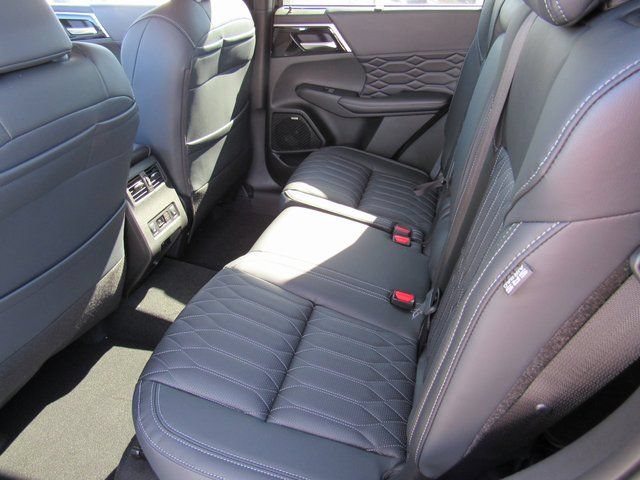 New 2026 Mitsubishi Outlander SEL FWD image 8