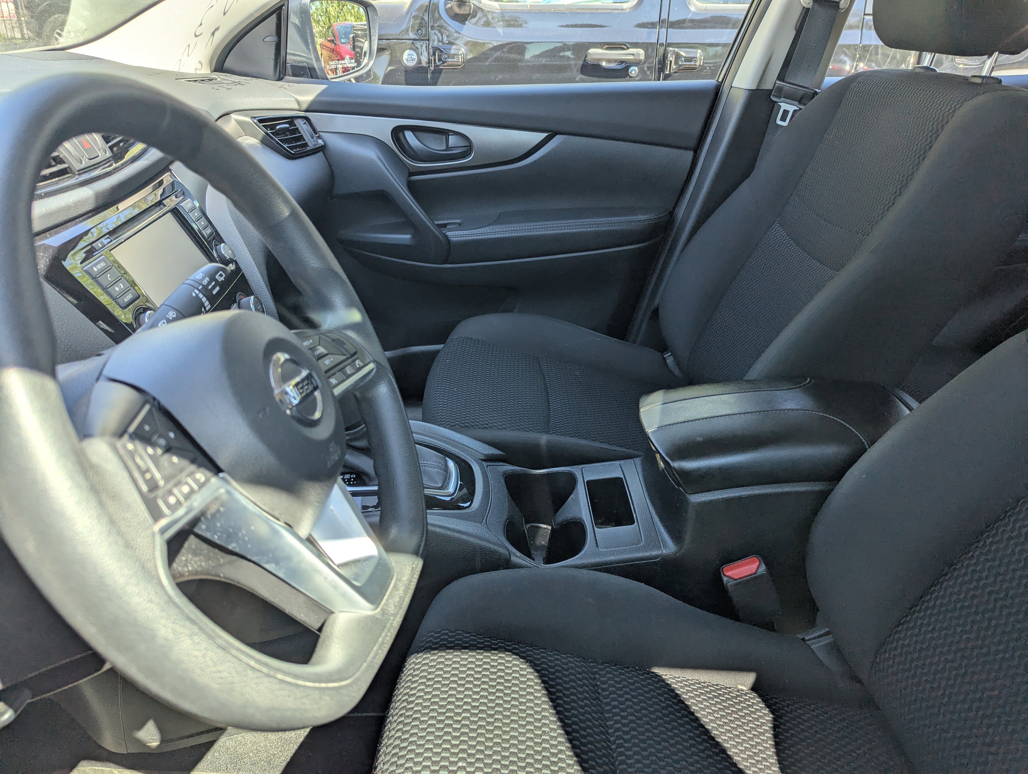 Used 2019 Nissan Rogue Sport S image 14