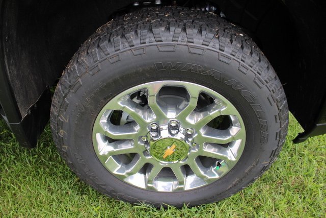 New 2025 Chevrolet Silverado 2500 LT w/ Z71 Chrome Sport Edition image 23