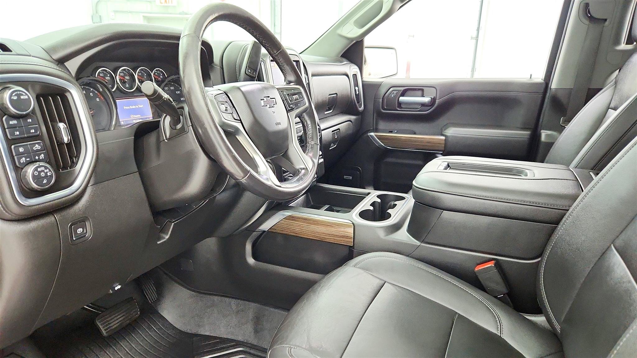 Used 2021 Chevrolet Silverado 1500 LT Trail Boss w/ Convenience Package II AWD/4WD image 9