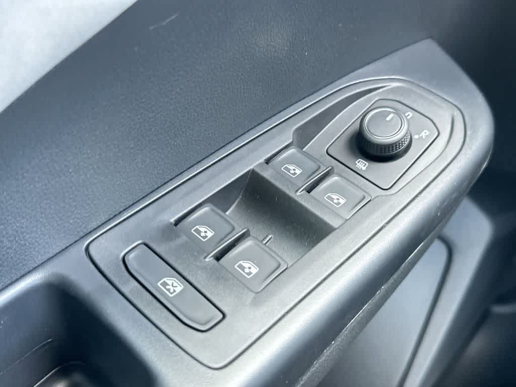 New 2026 Volkswagen Taos SE FWD image 21