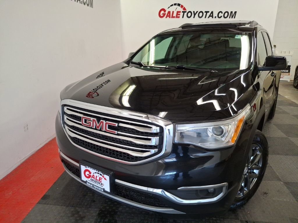 Used 2017 GMC Acadia SLT image 2