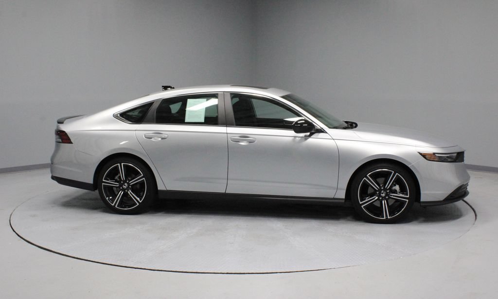 Used 2025 Honda Accord Sport image 11