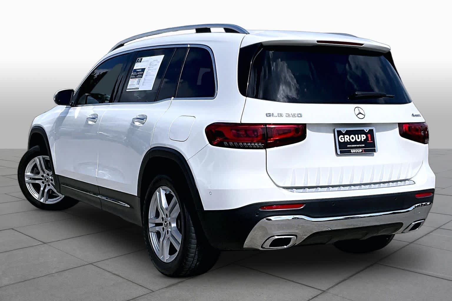 Used 2022 Mercedes-Benz GLB 250 4MATIC image 11