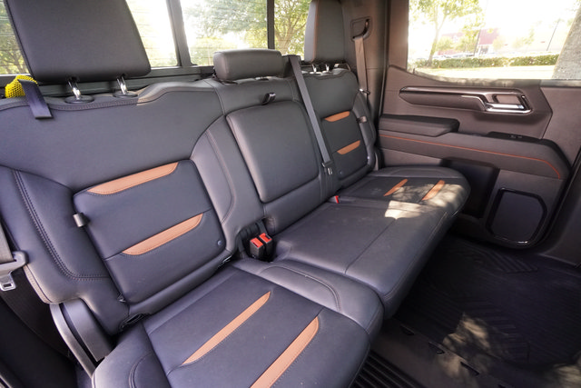 Used 2023 GMC Sierra 1500 AT4 w/ AT4 Premium Package AWD/4WD image 29