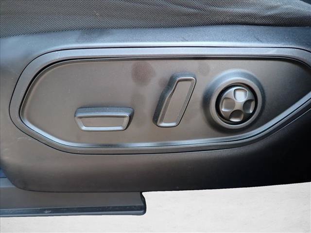 Used 2024 Jeep Grand Cherokee Laredo AWD/4WD image 12