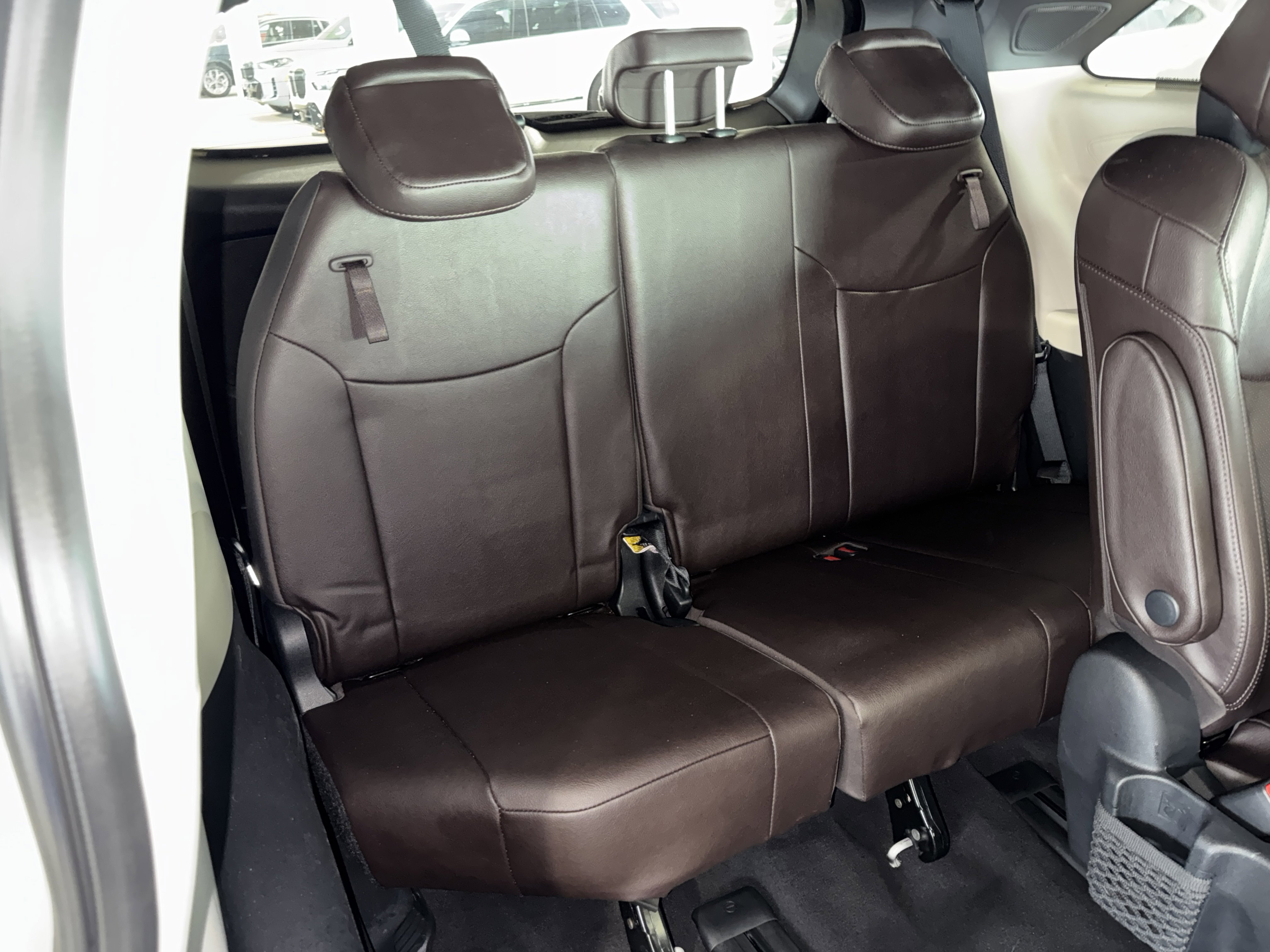 Used 2021 Toyota Sienna Platinum image 12