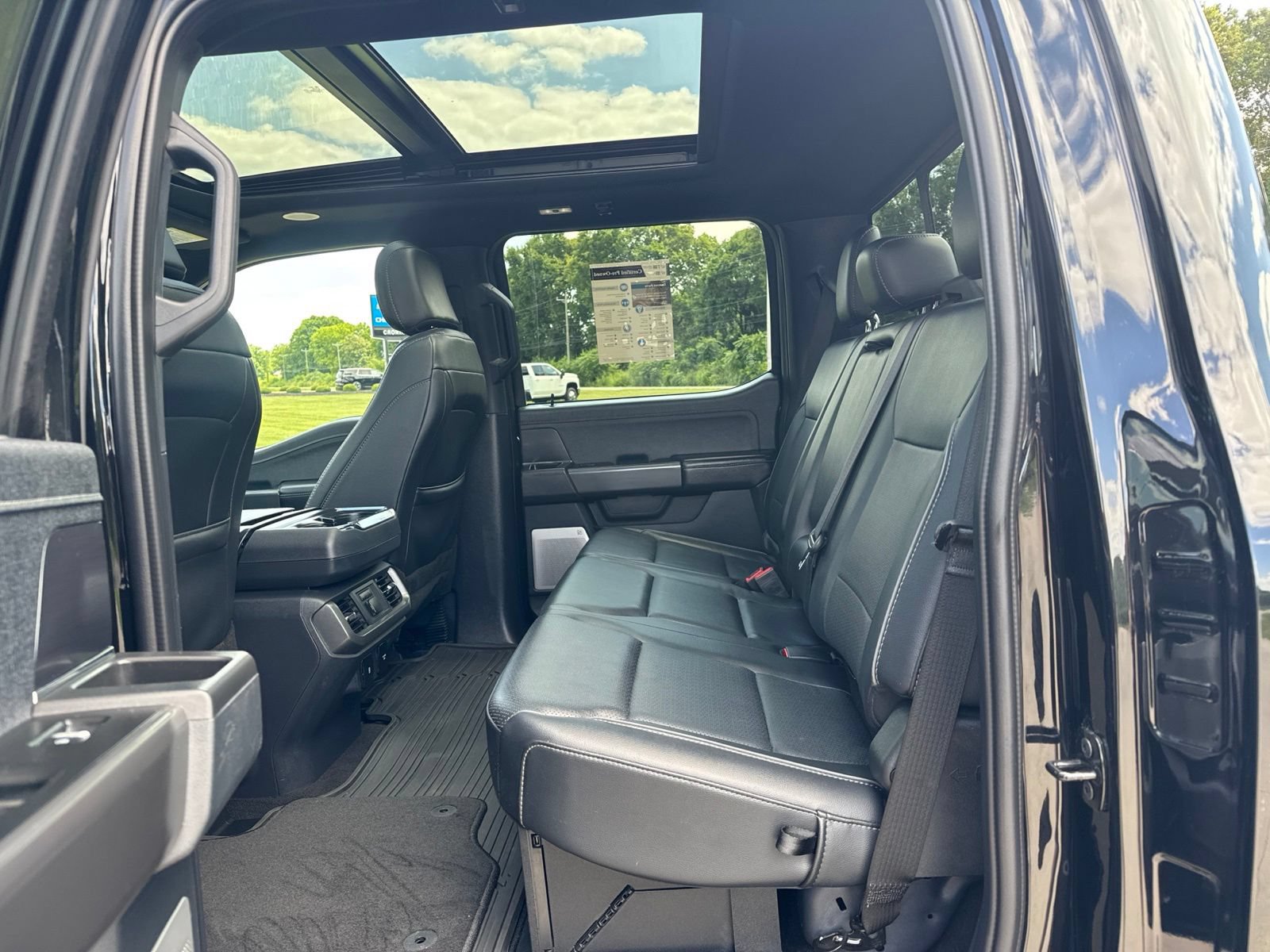Used 2024 Ford F150 Lariat w/ Equipment Group 502A High AWD/4WD image 14