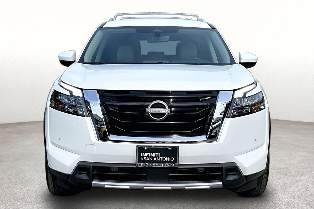 Used 2025 Nissan Pathfinder SL image 5