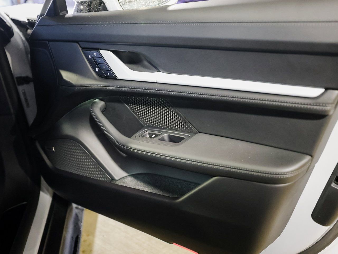 New 2026 Porsche Taycan GTS image 28